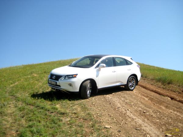 Гибридный Lexus RX 450h: тест-драйв